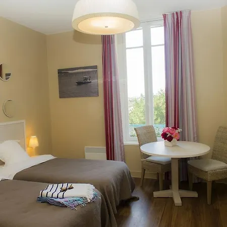 De Tourisme Bleues Regina Aparthotel