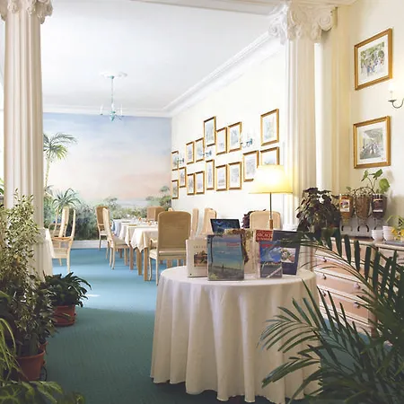 De Tourisme Bleues Regina Aparthotel 3*