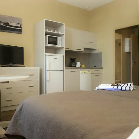 Aparthotel De Tourisme Bleues Regina 3*