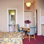 De Tourisme Bleues Regina Aparthotel 3*