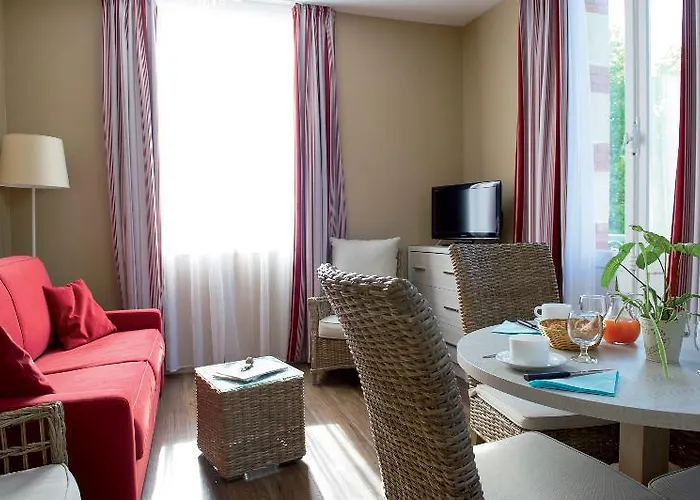 Résidence De Tourisme Bleues Regina Appart hôtel