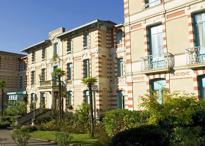 Résidence De Tourisme Bleues Regina Appart hôtel 3*